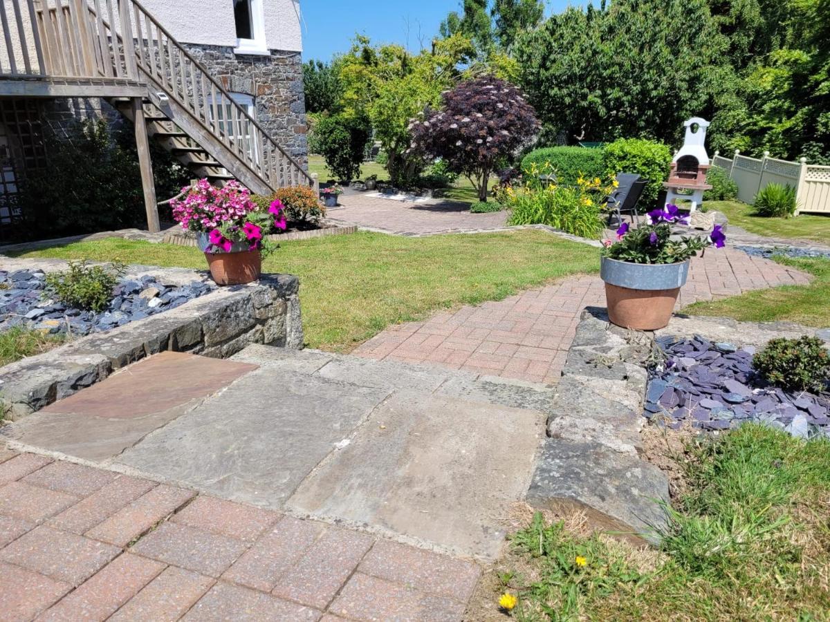 Llys Bach Apartment At Llys Aeron 애버라에론 외부 사진