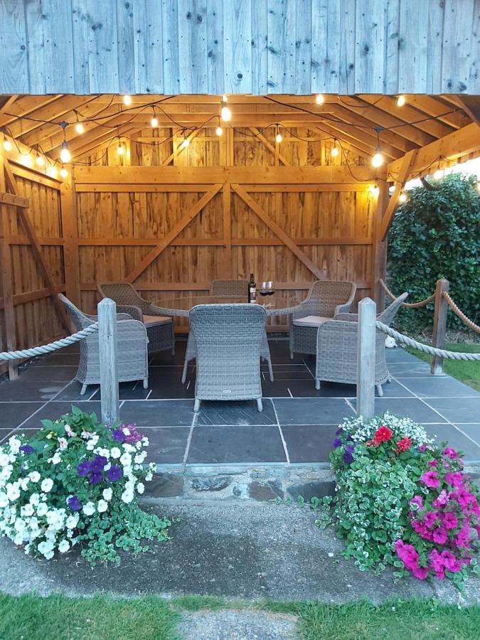 Llys Bach Apartment At Llys Aeron 애버라에론 외부 사진