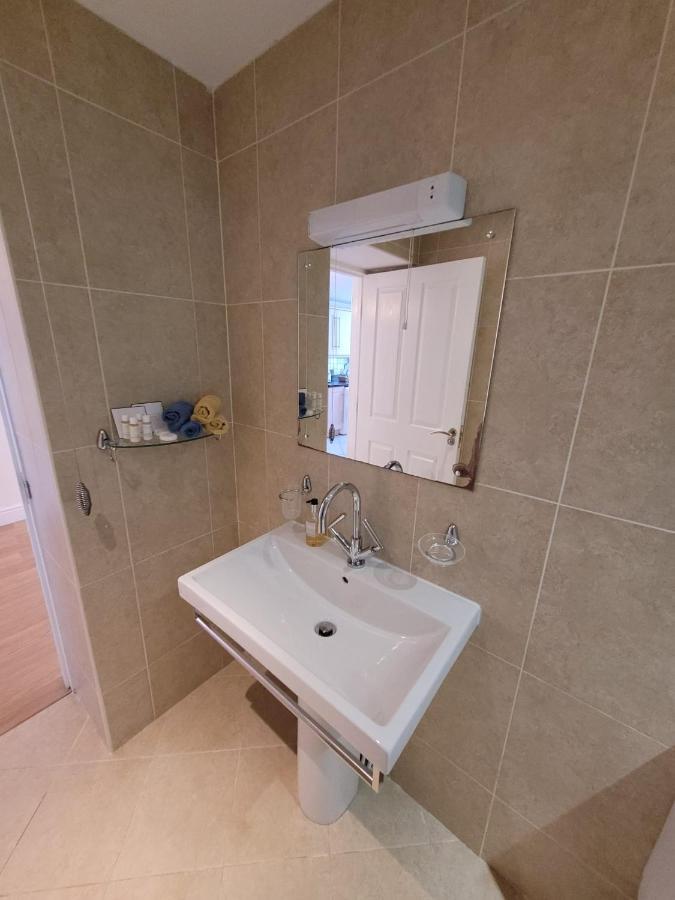 Llys Bach Apartment At Llys Aeron 애버라에론 외부 사진