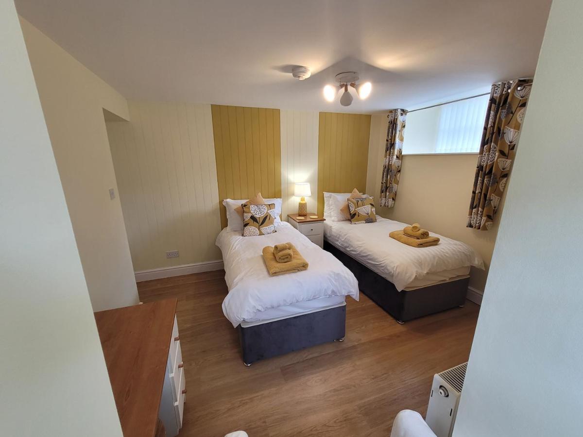 Llys Bach Apartment At Llys Aeron 애버라에론 외부 사진